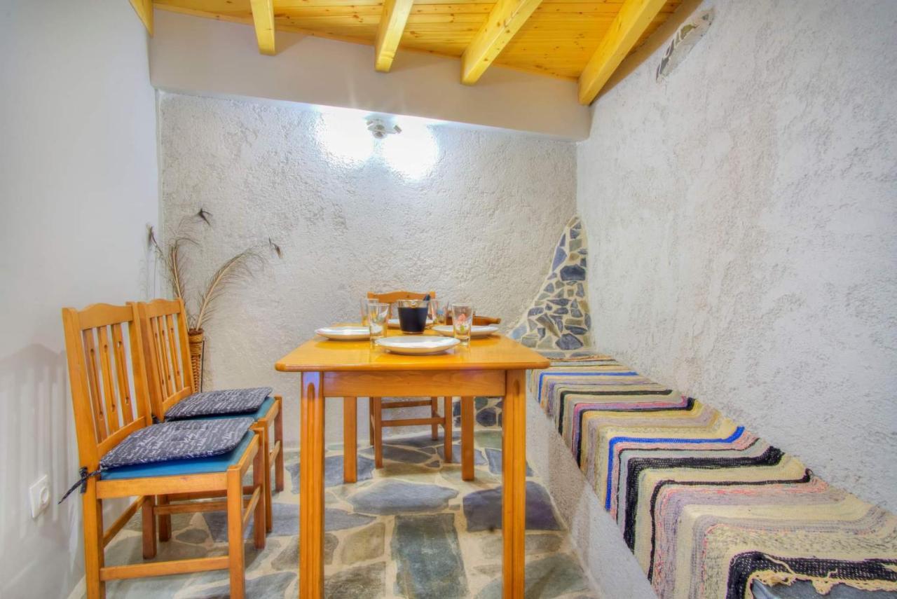Ferienwohnung Παραδοσιακό Σπίτι Στο Χωριο Agioi Deka  Exterior foto