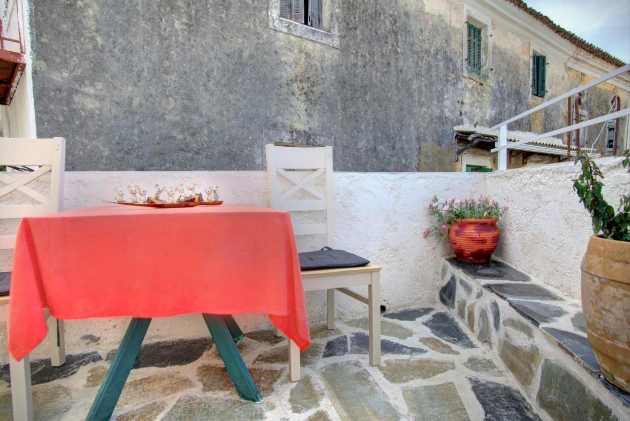 Ferienwohnung Παραδοσιακό Σπίτι Στο Χωριο Agioi Deka  Exterior foto
